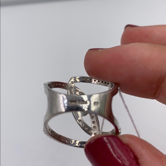 Beautiful ring - Picture 4 of 4